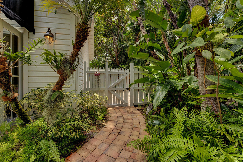 306 N Swinton Avenue - Photo 11