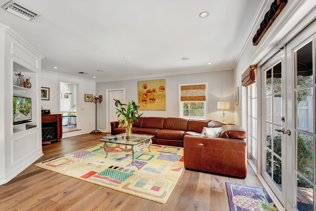 306 N Swinton Avenue - Photo 42