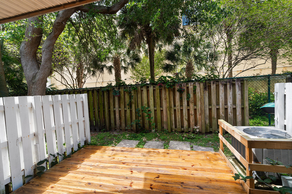 2521 Ne 15th Street - Photo 1