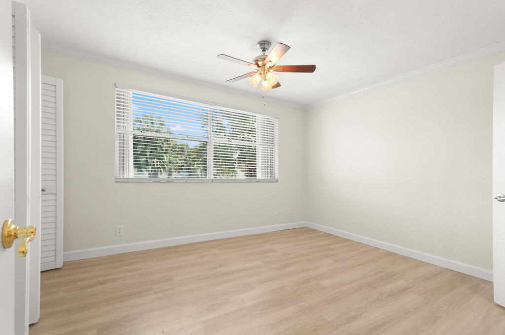 2521 Ne 15th Street - Photo 3