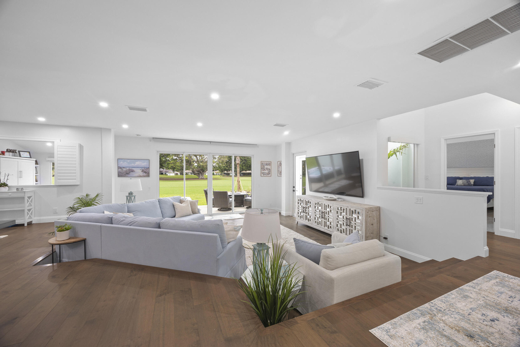 17235 Bay Street - Photo 1