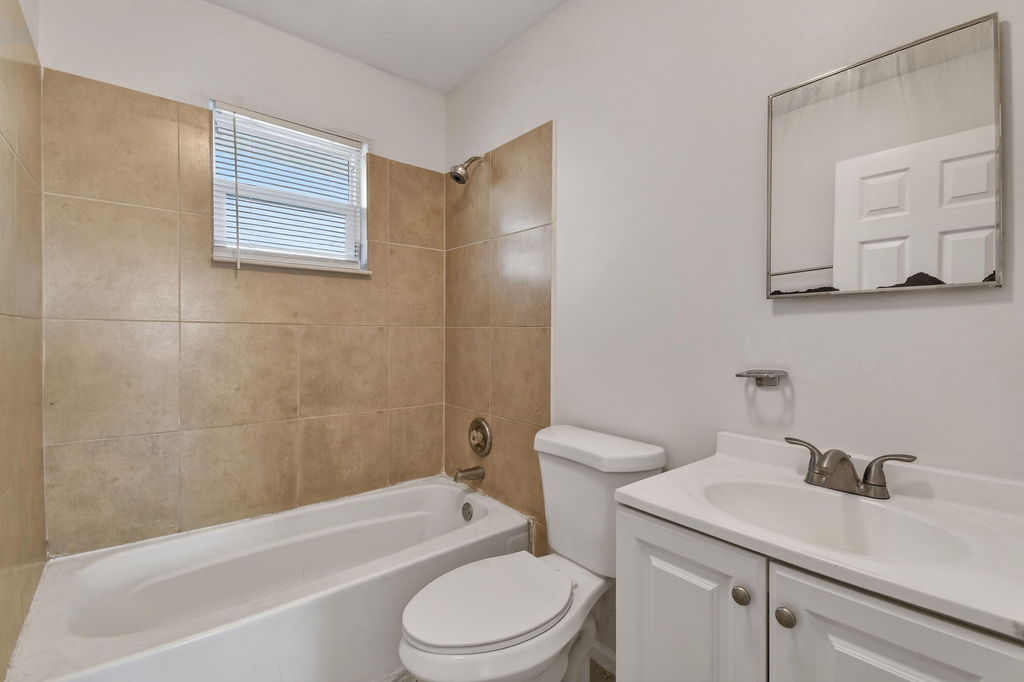 1618 W 26th Court - Photo 9