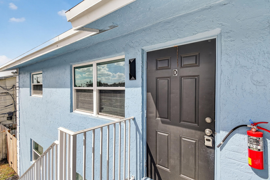1618 W 26th Court - Photo 1