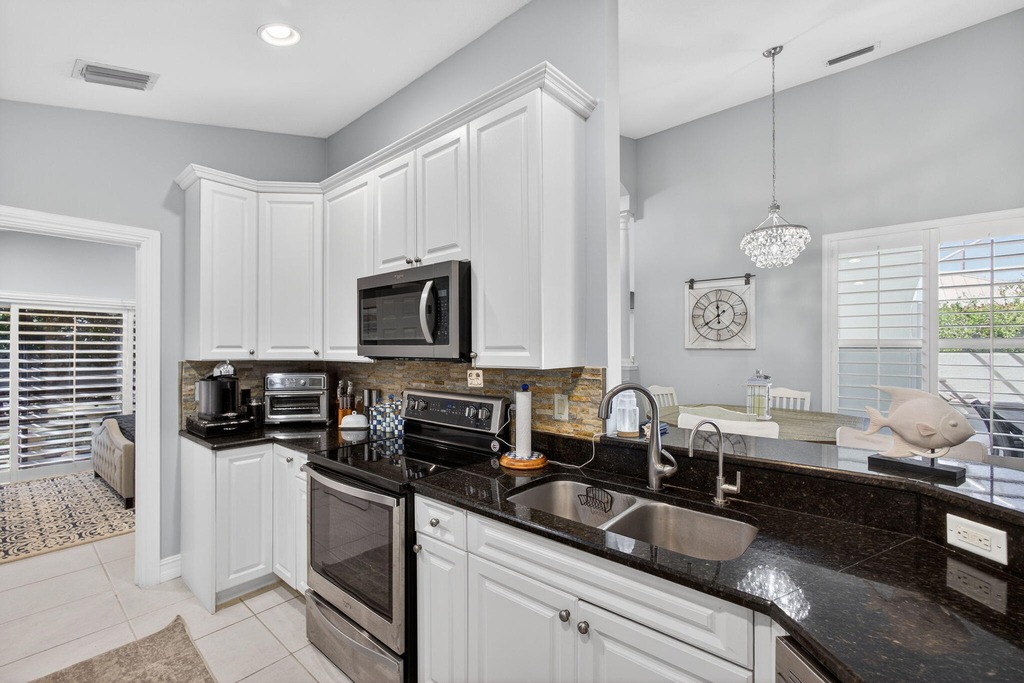 8075 Se Governors Way - Photo 9