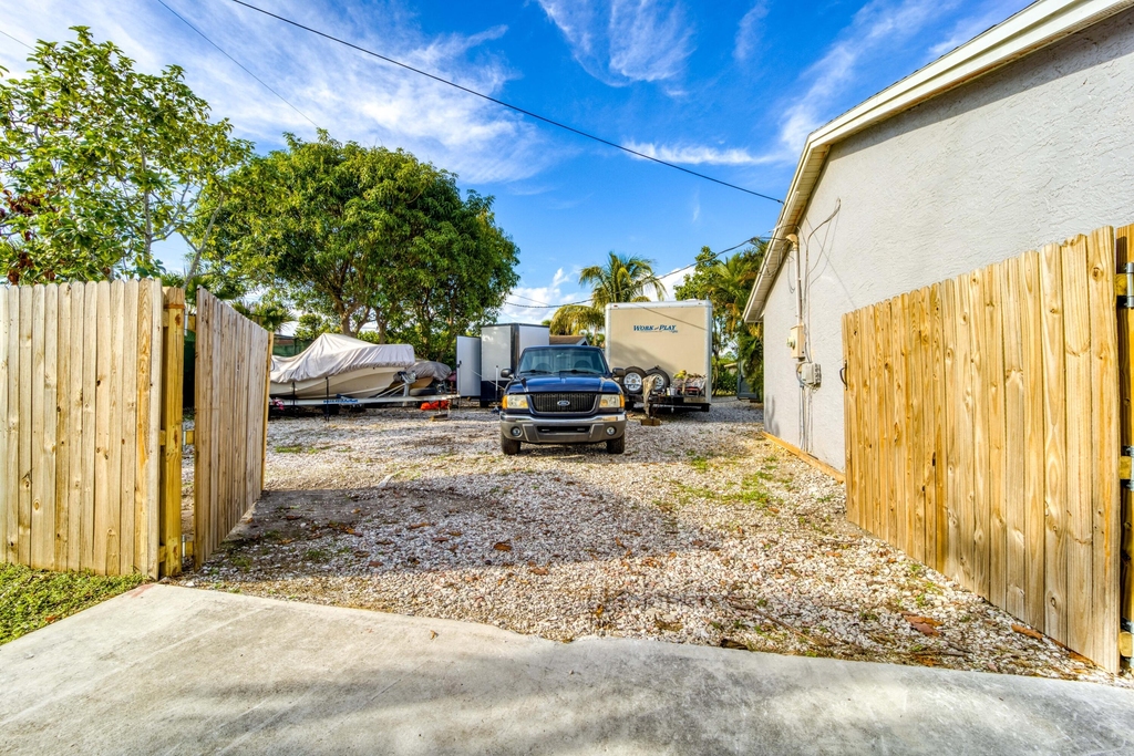 481 Sw Voltair Terrace - Photo 5