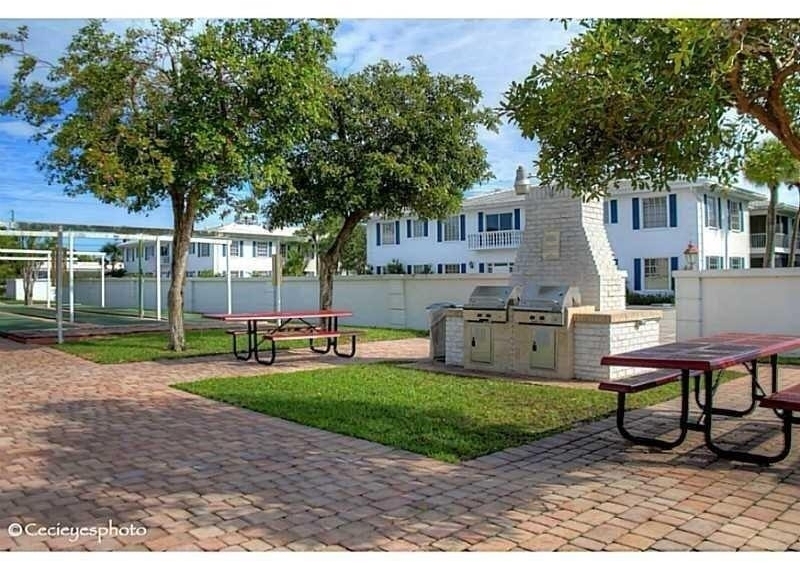 2220 Ne 68th Street - Photo 5