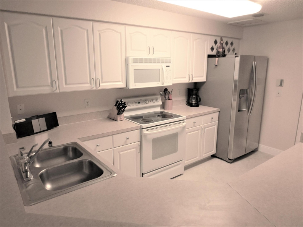 1900 Oceanwalk Lane - Photo 8