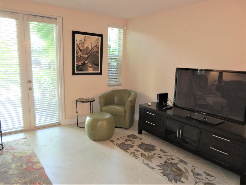 1900 Oceanwalk Lane - Photo 4