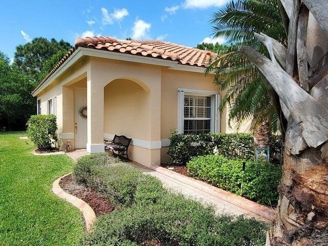 430 Nw Lismore Lane - Photo 1