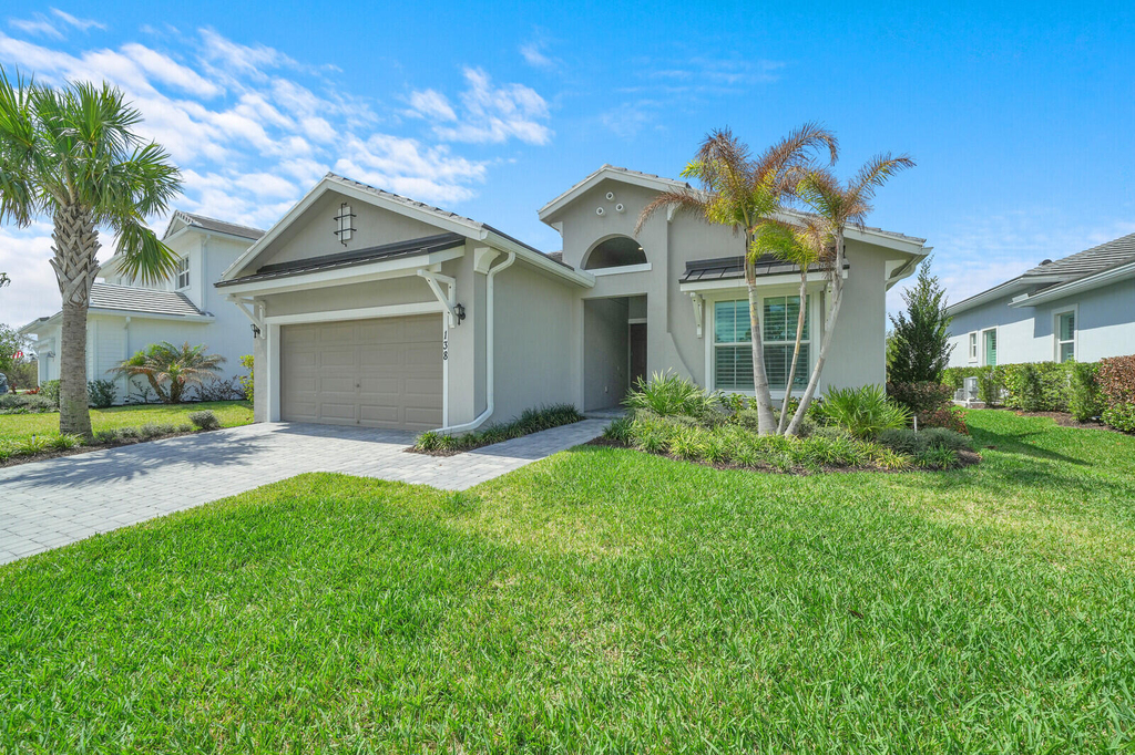 138 Se Palma Street - Photo 1