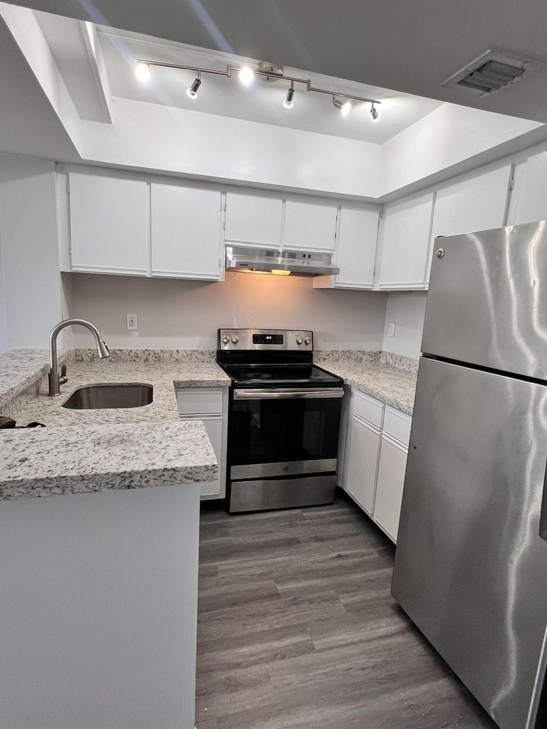 718 Executive Center Drive - Photo 1