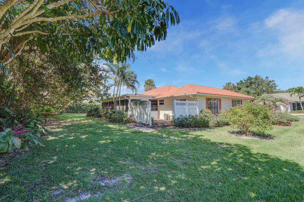8574 Se Seagrape Way - Photo 34