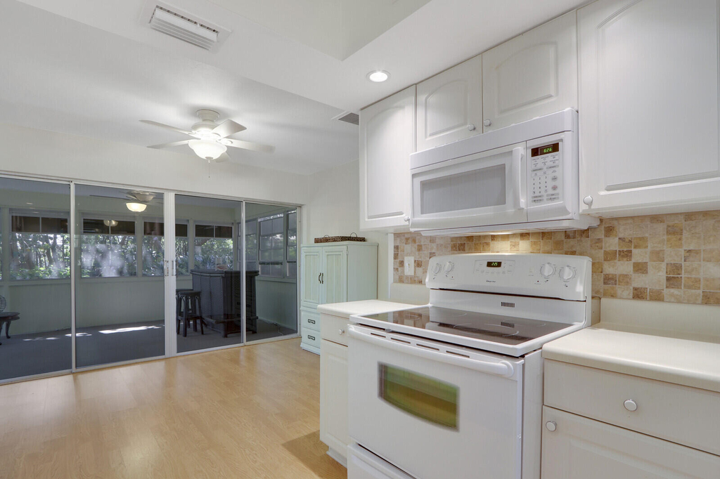 8574 Se Seagrape Way - Photo 17