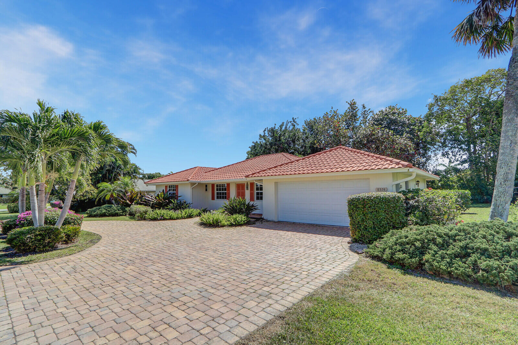 8574 Se Seagrape Way - Photo 2