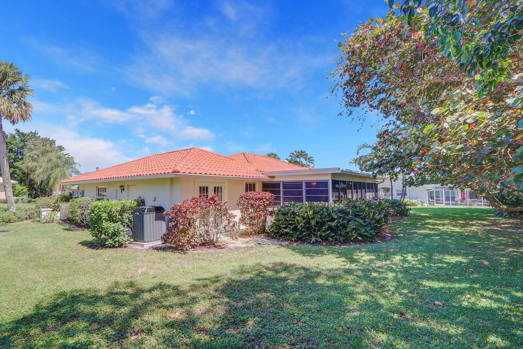 8574 Se Seagrape Way - Photo 35