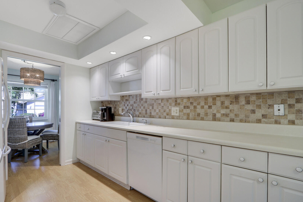 8574 Se Seagrape Way - Photo 15