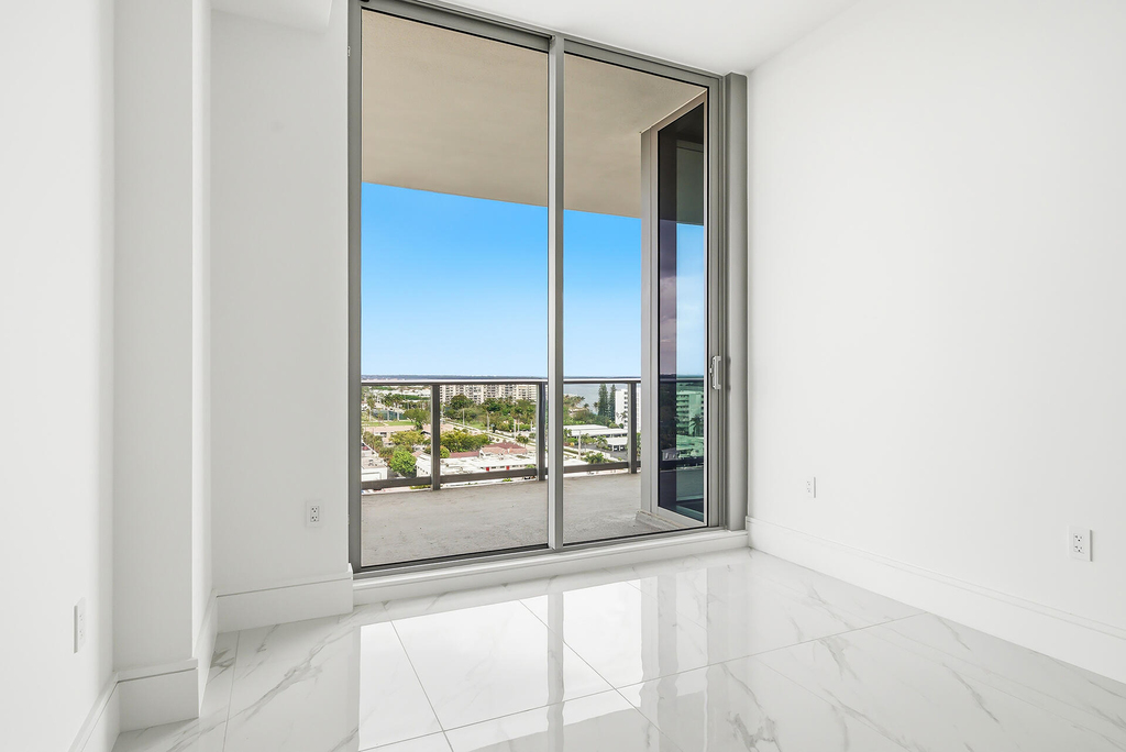 220 Lake Shore Drive - Photo 22