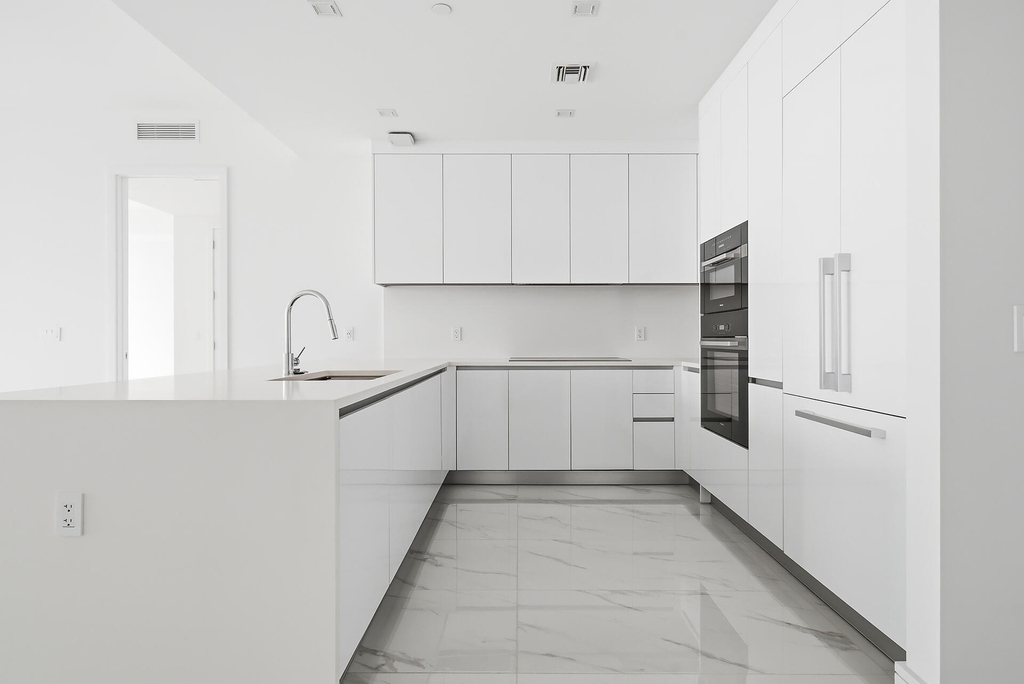 220 Lake Shore Drive - Photo 2