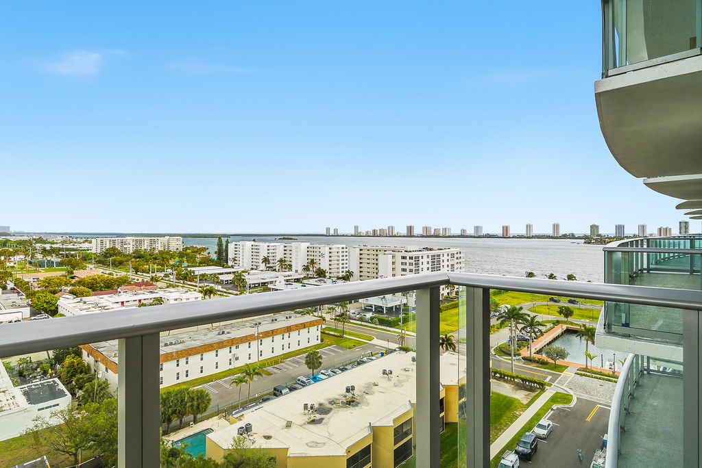 220 Lake Shore Drive - Photo 28