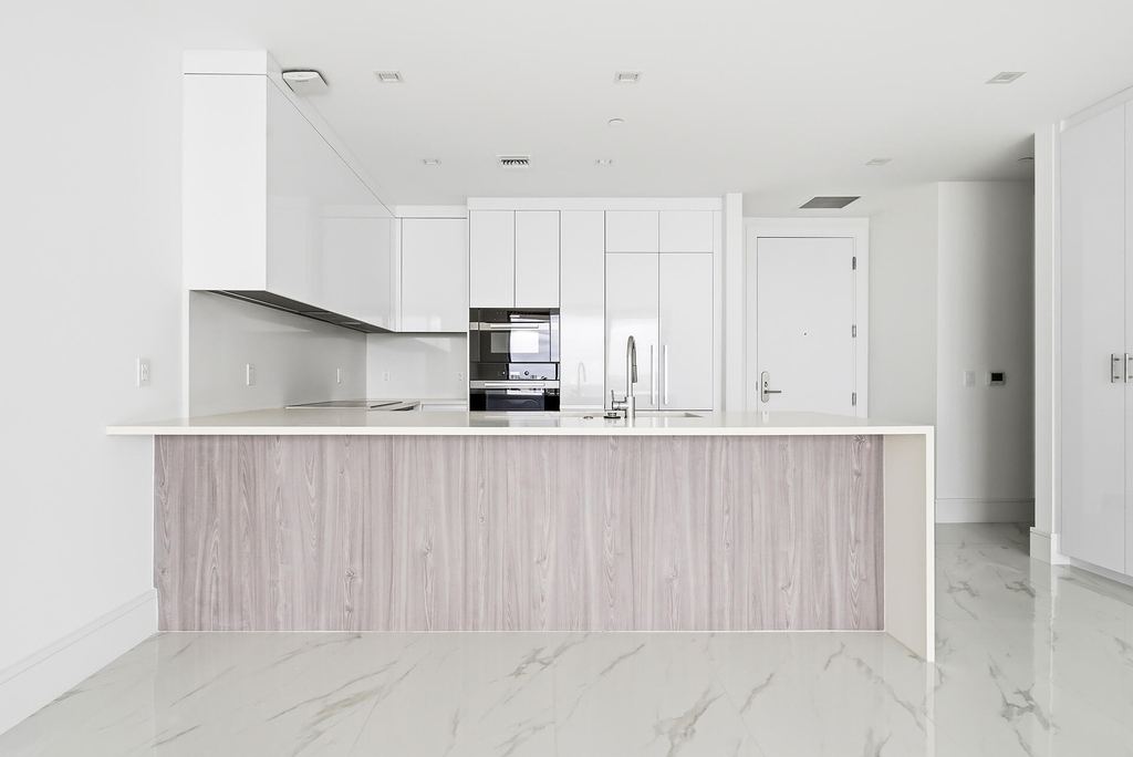 220 Lake Shore Drive - Photo 4
