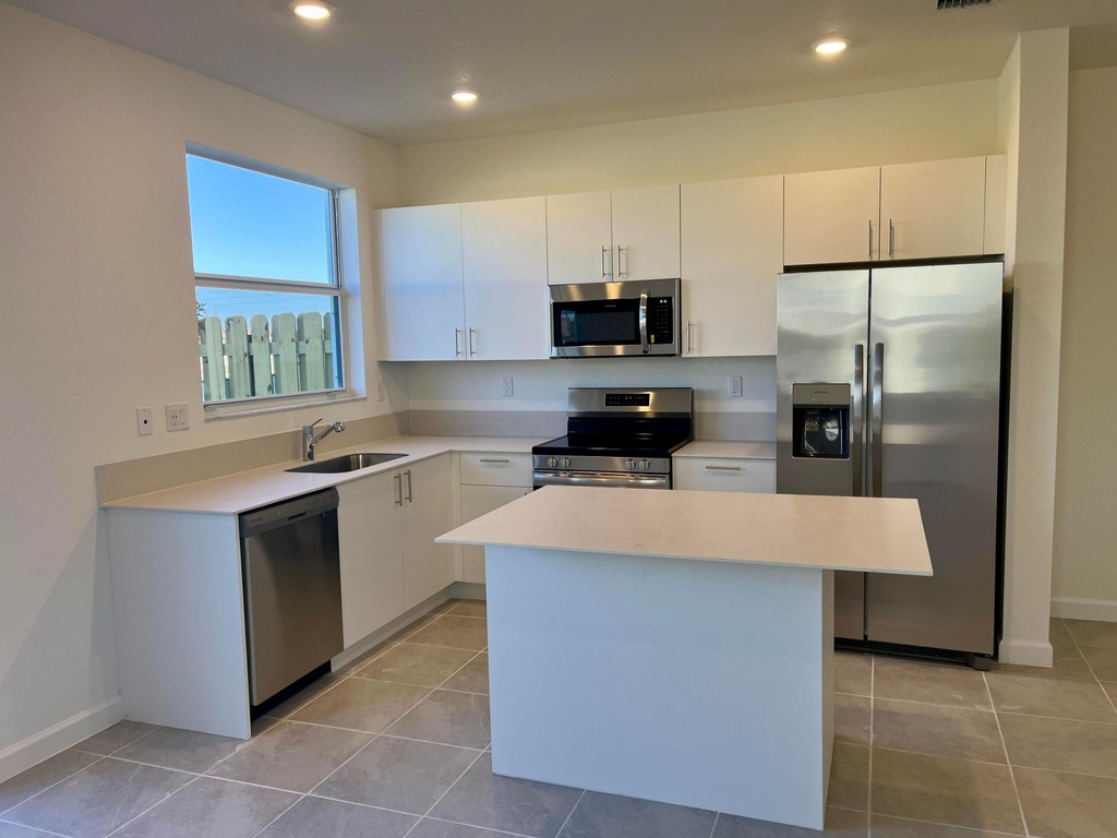 2776 Se 26th Avenue - Photo 8