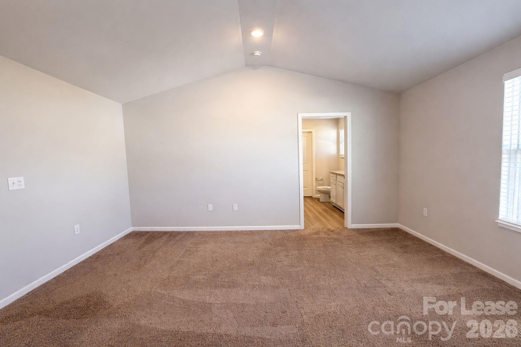 1408 Nia Road - Photo 13