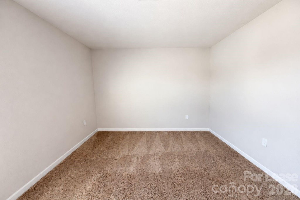 1408 Nia Road - Photo 19
