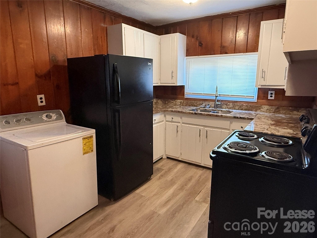 3104 Creighton Drive - Photo 2