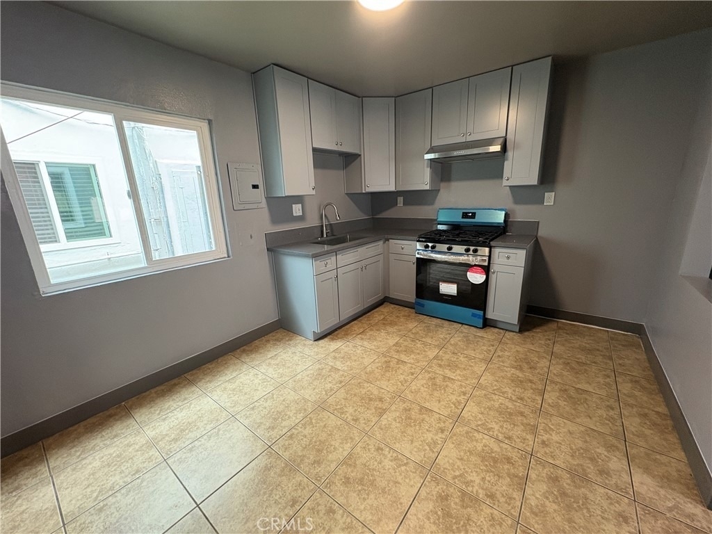1905 W Myrtle Street - Photo 2