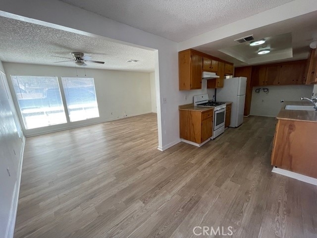 876 W Whittier Avenue - Photo 6