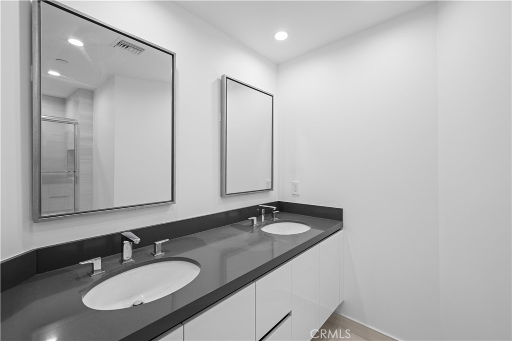 4214 Fulton Avenue - Photo 3
