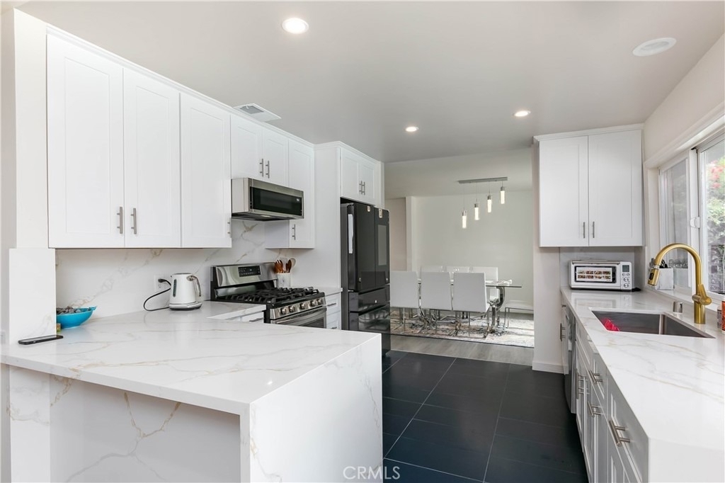 24510 Welby - Photo 9