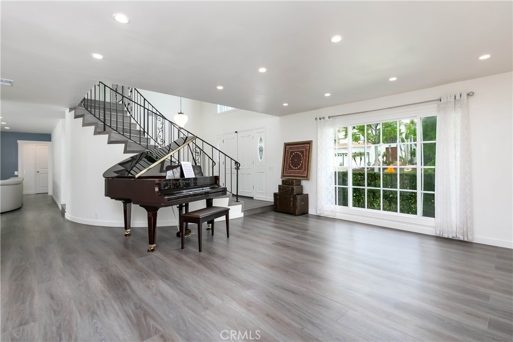 24510 Welby - Photo 4