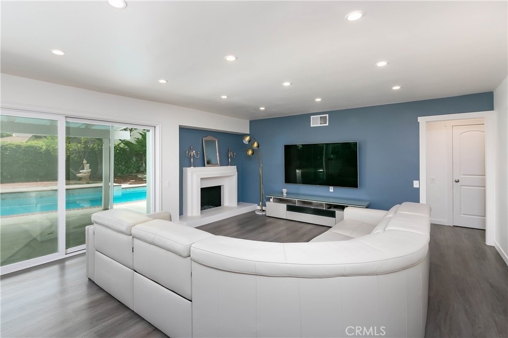 24510 Welby - Photo 10