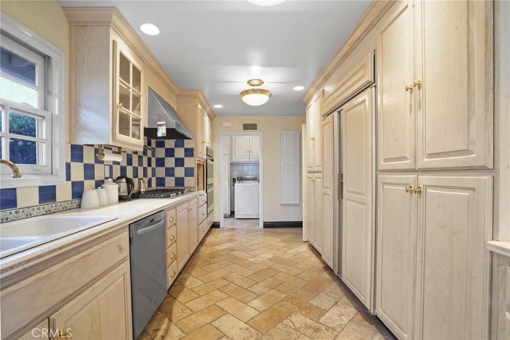 12281 Woodley Avenue - Photo 18