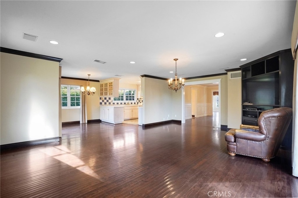 12281 Woodley Avenue - Photo 10