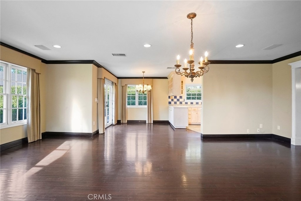12281 Woodley Avenue - Photo 9