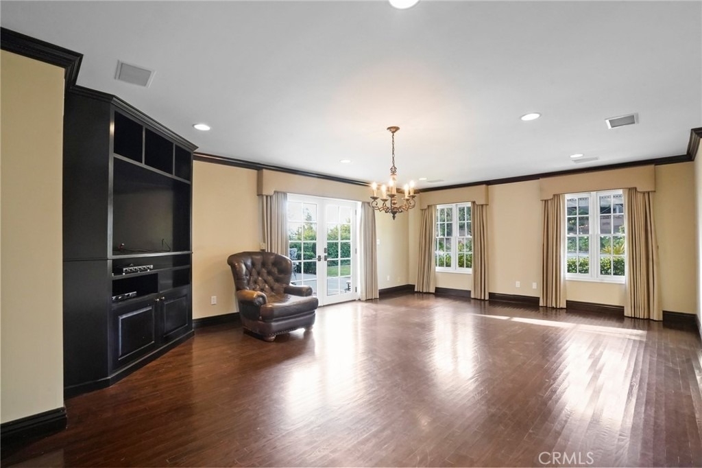 12281 Woodley Avenue - Photo 12