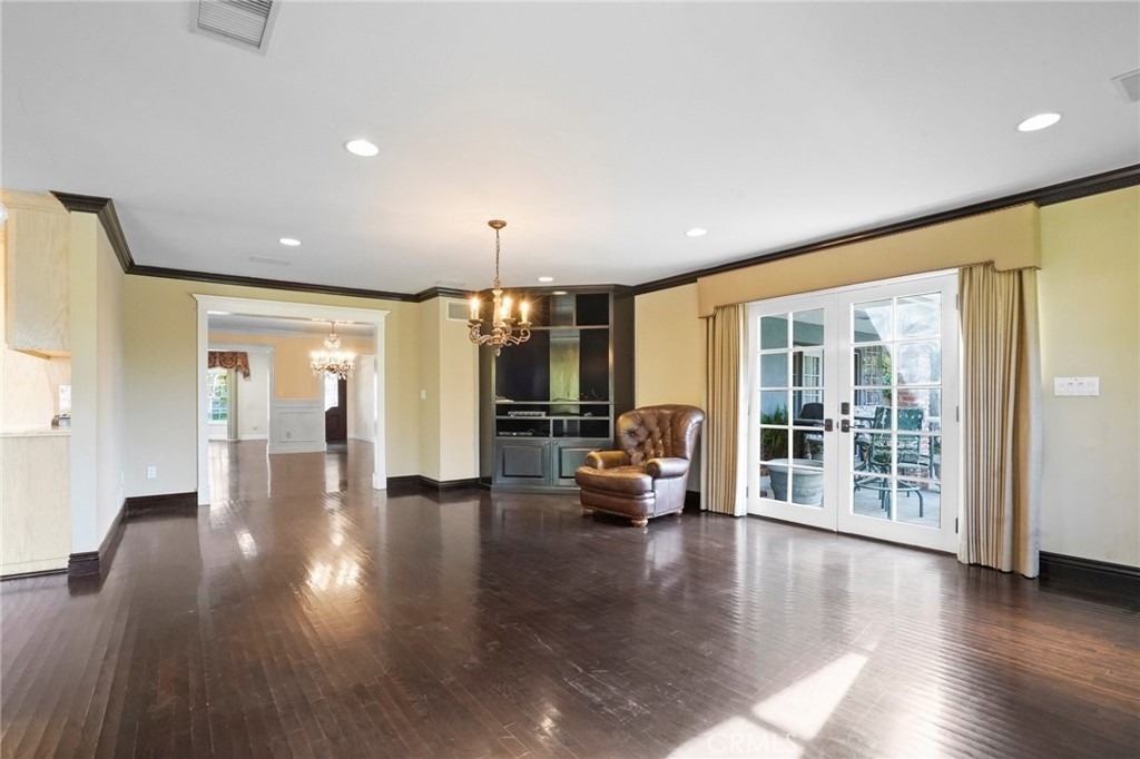 12281 Woodley Avenue - Photo 11