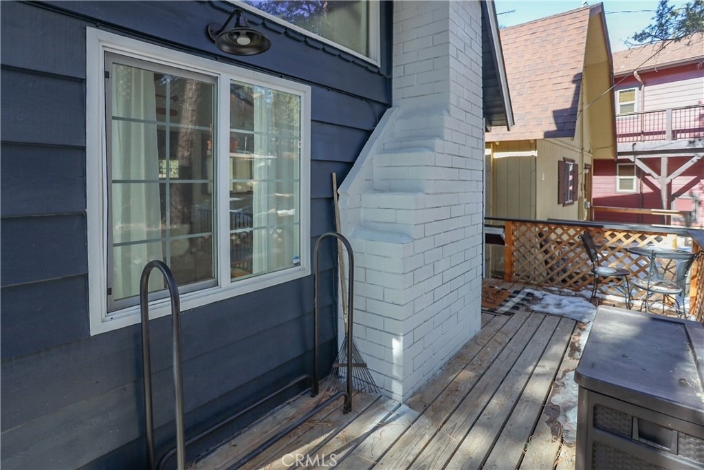 325 Hilltop Lane - Photo 2