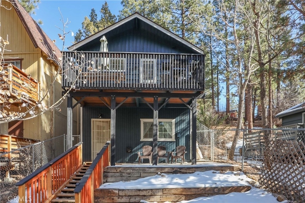325 Hilltop Lane - Photo 0