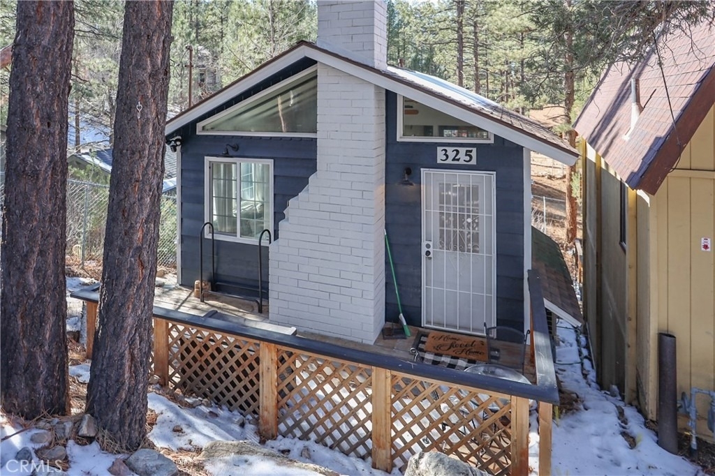 325 Hilltop Lane - Photo 3