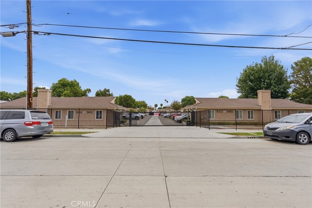 8412 Burnet Avenue - Photo 21