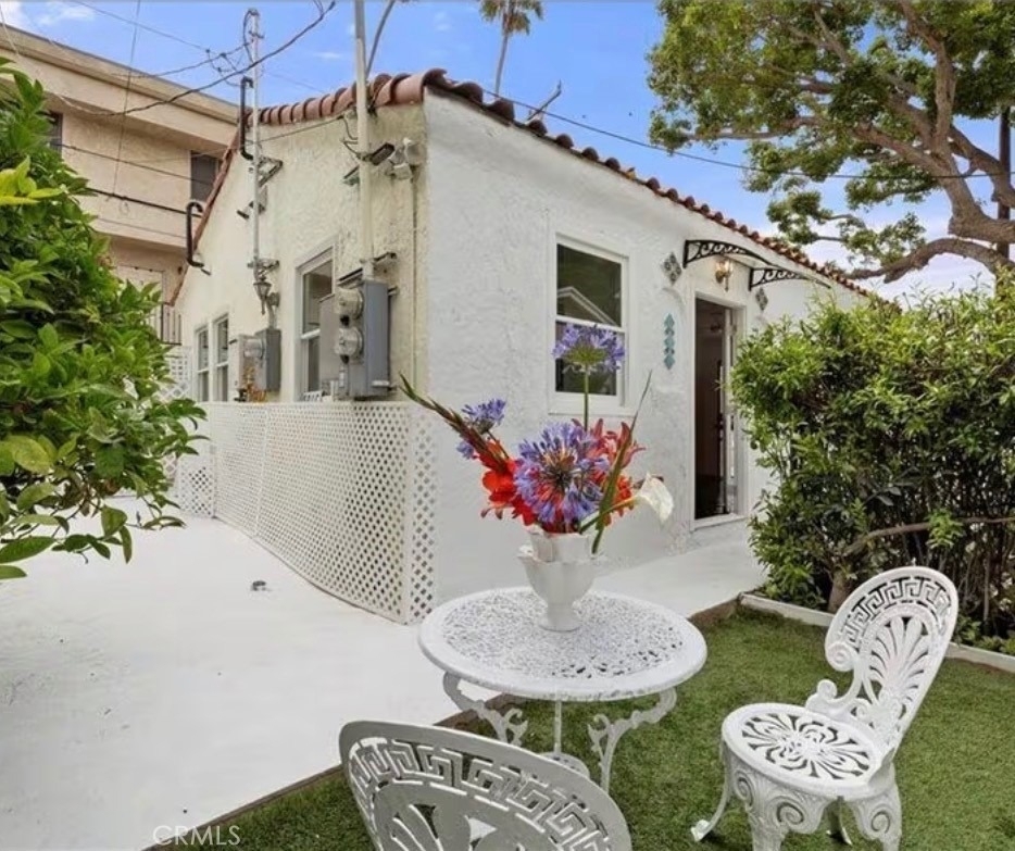 501 Avenue B - Photo 1