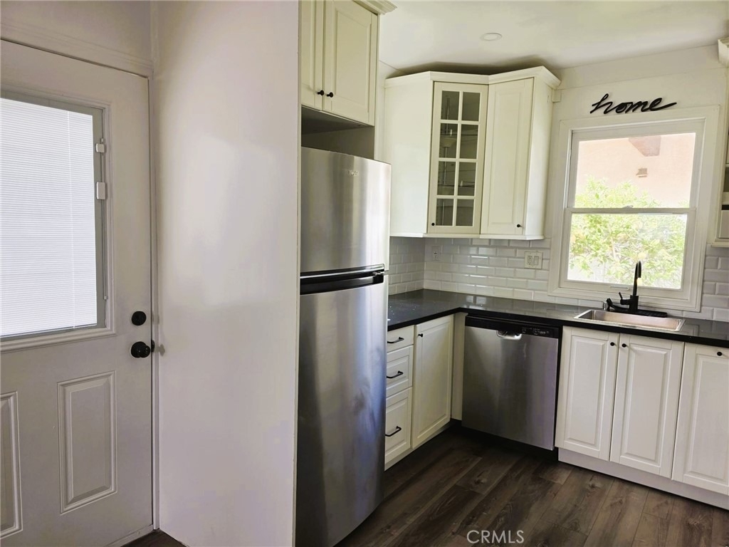 501 Avenue B - Photo 5