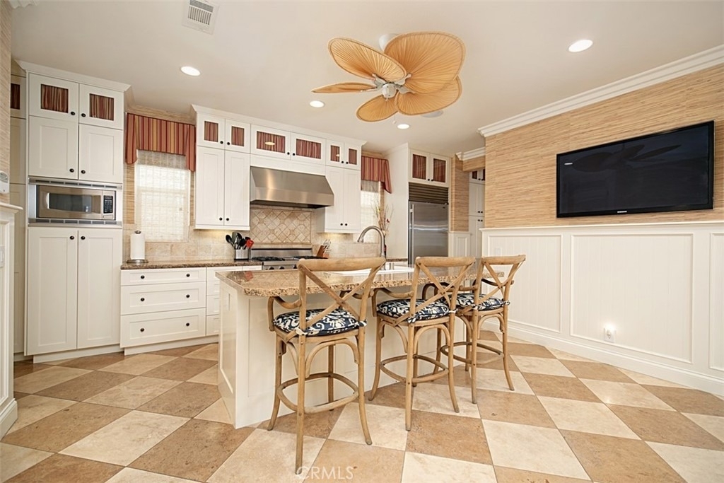 208 E Balboa Boulevard - Photo 15