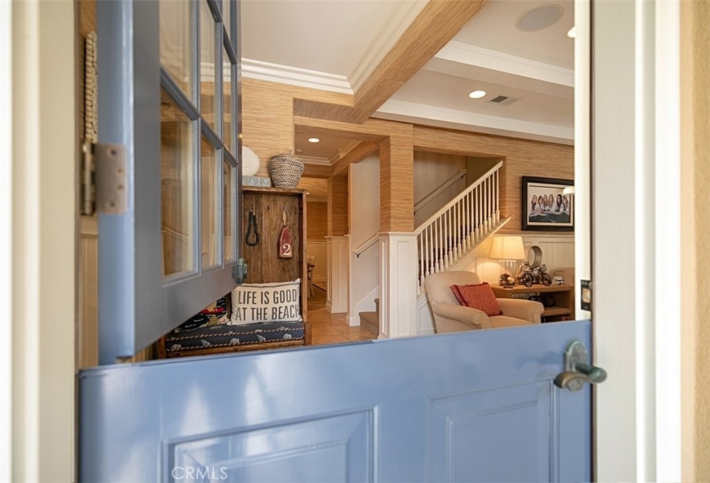 208 E Balboa Boulevard - Photo 2
