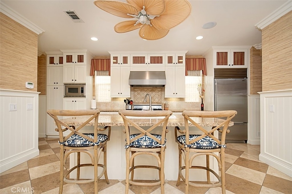 208 E Balboa Boulevard - Photo 13