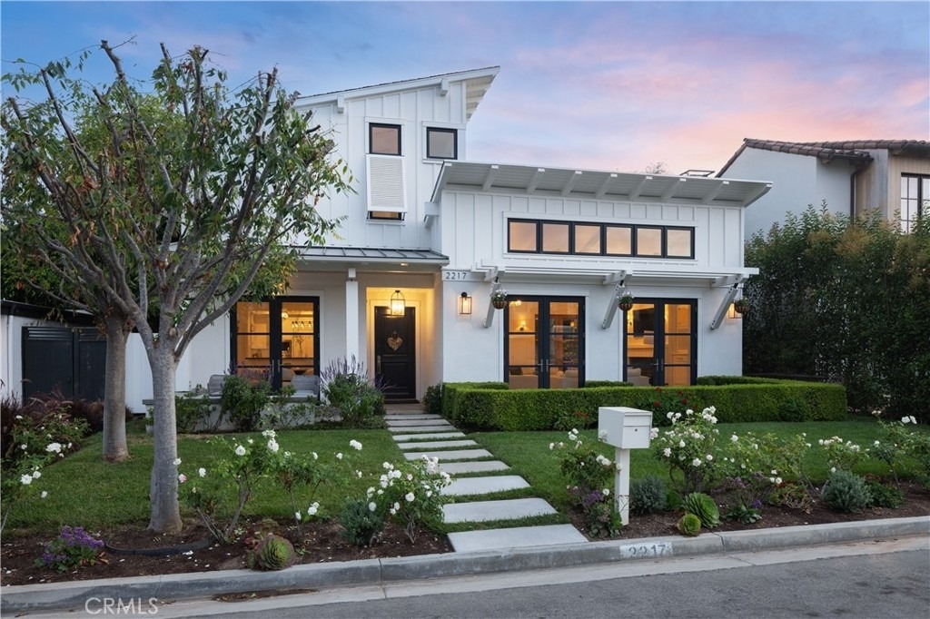 2217 Laurel - Photo 0