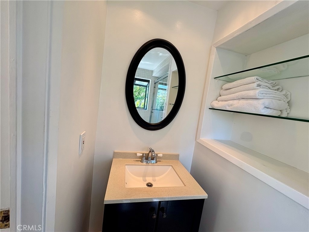 1033 Eastman Way - Photo 6